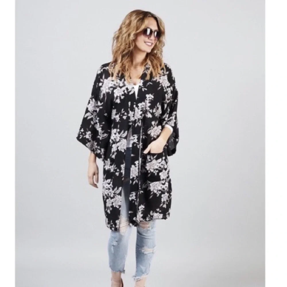 Spiritual Gangster One Size Floral Kimono - Picture 2 of 9